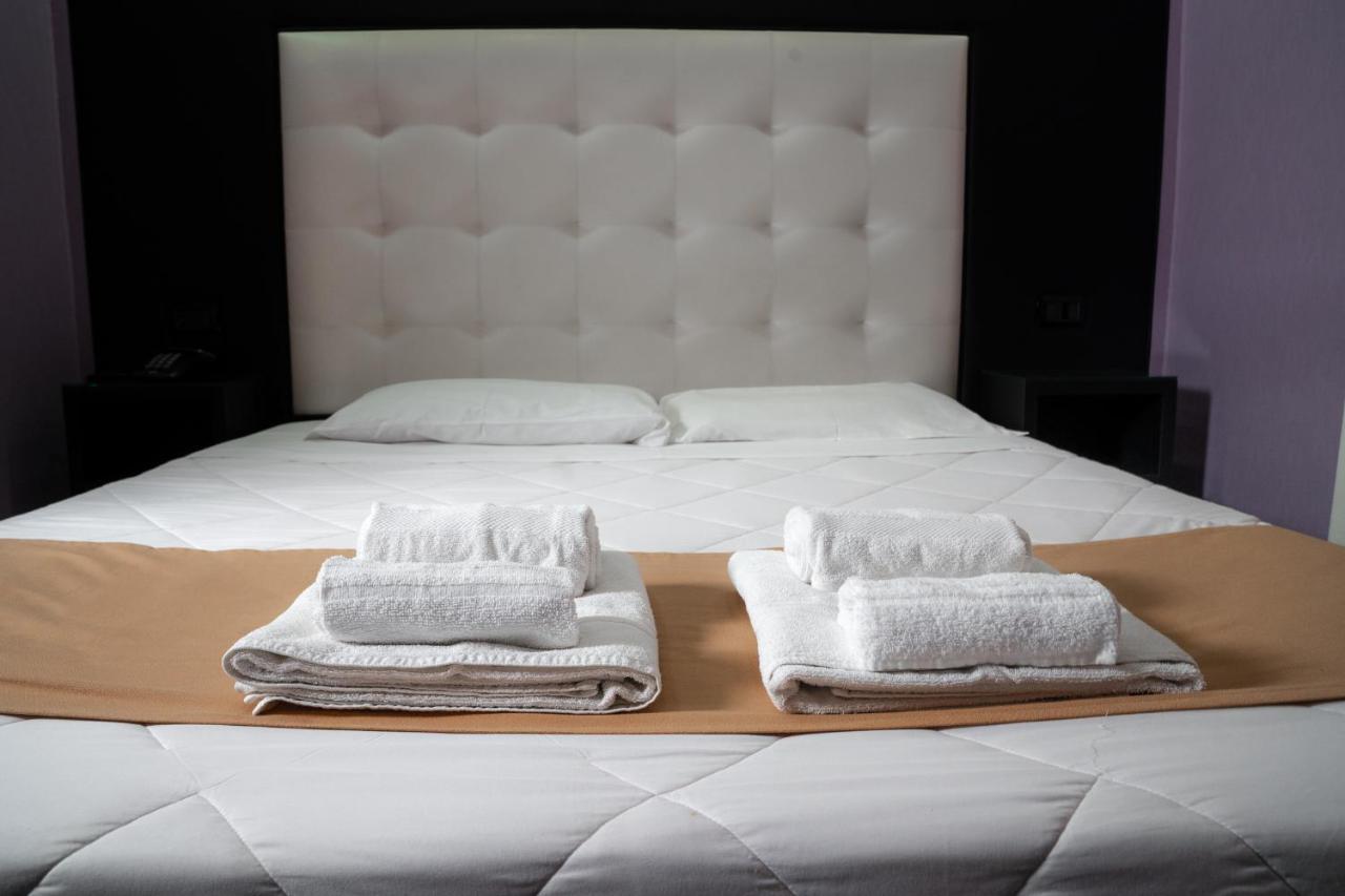 Sweet Central Hotel Caserta Buitenkant foto